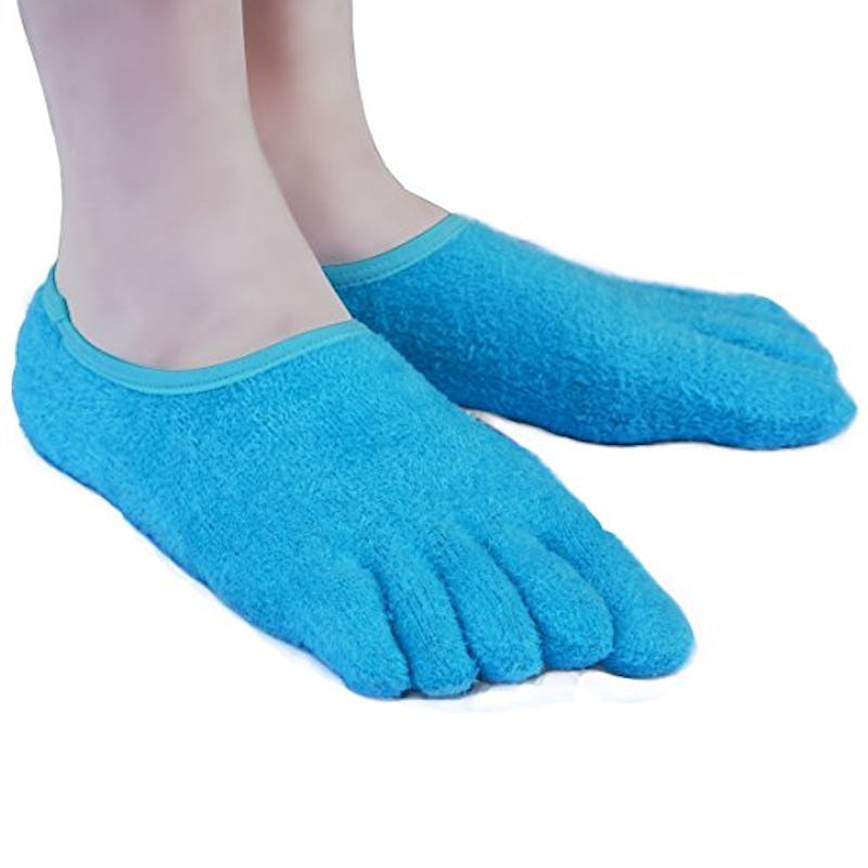 The 5 Best Moisturizing Socks For Dry Feet