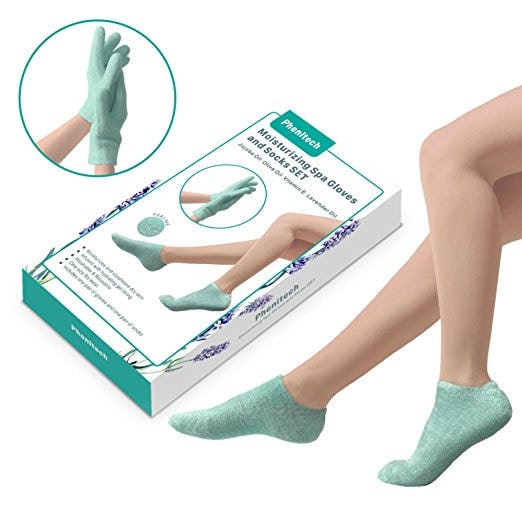 The 5 Best Moisturizing Socks For Dry Feet