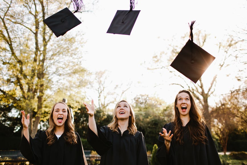 29 Captions For Your Graduation Cap Pic That Are So Bittersweet