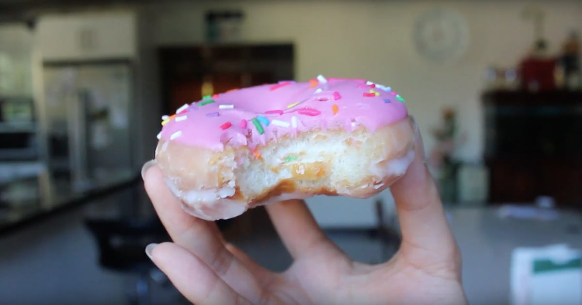 Millennial Pink Krispy Kreme Doughnuts Are A Thing In Australia They Re Straight Out Of The Simpsons Millennial Pink Krispy Kreme Doughnuts Are A Thing In Australia They Re Straight Out Of The Simpsons