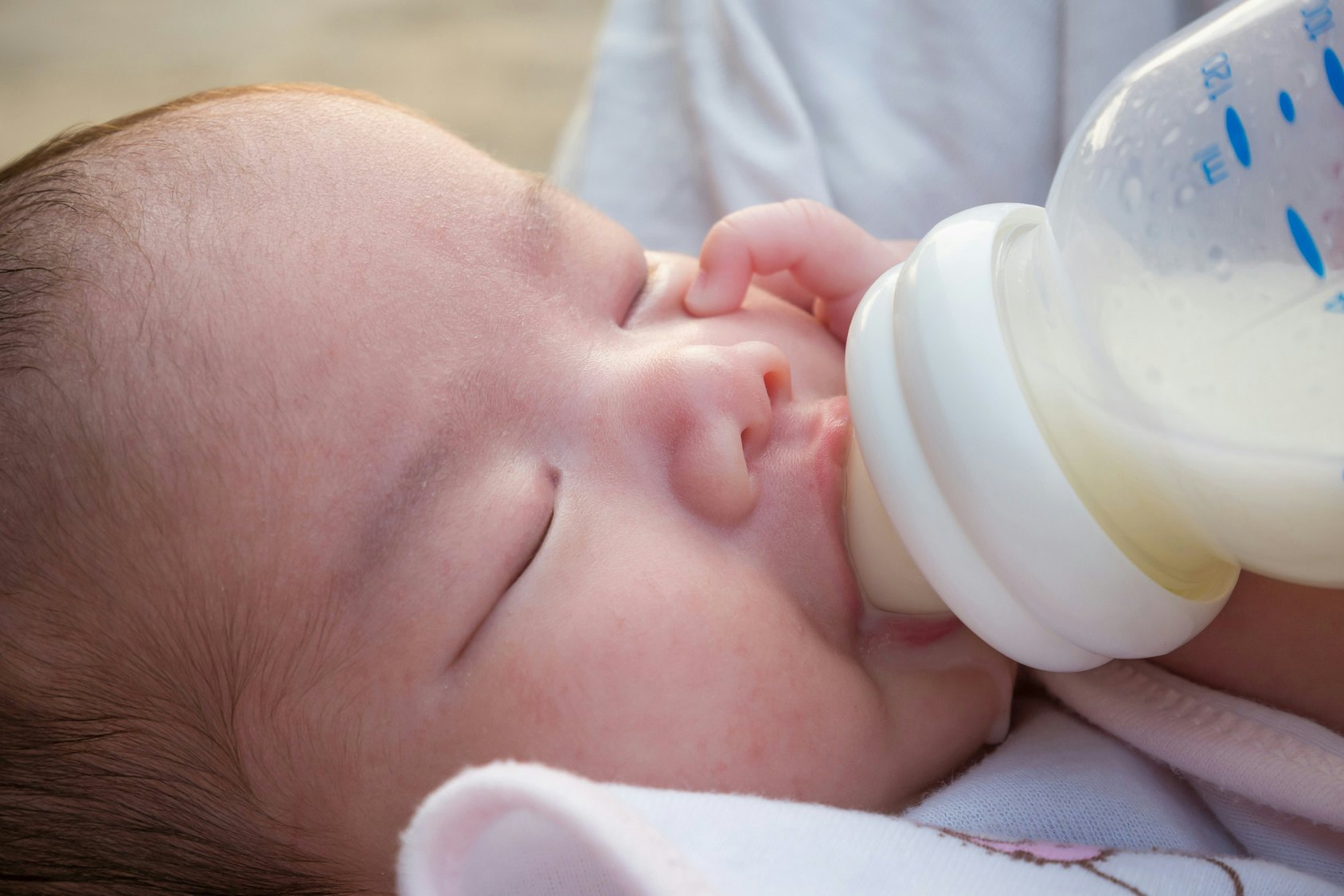 my baby prefers formula to breast milk