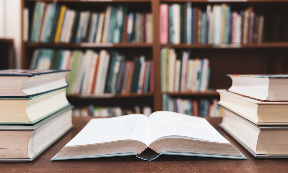 this library is not open on weekends