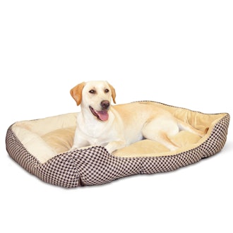 K & H Pet Products Self-Warming Lounge Sleeper Bed