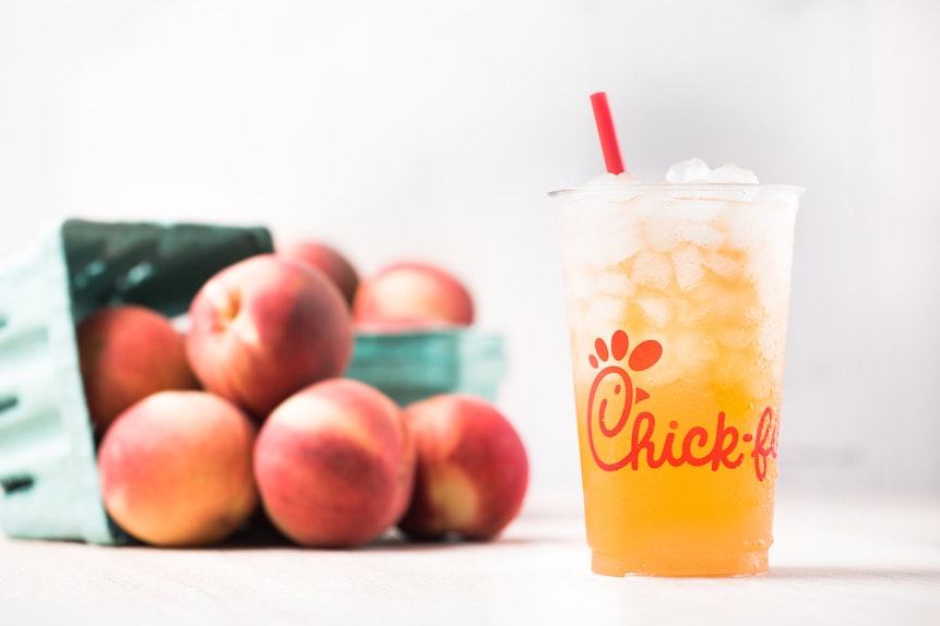 ChickfilA's White Peach Tea Lemonade Is The New Drink You'll Crave