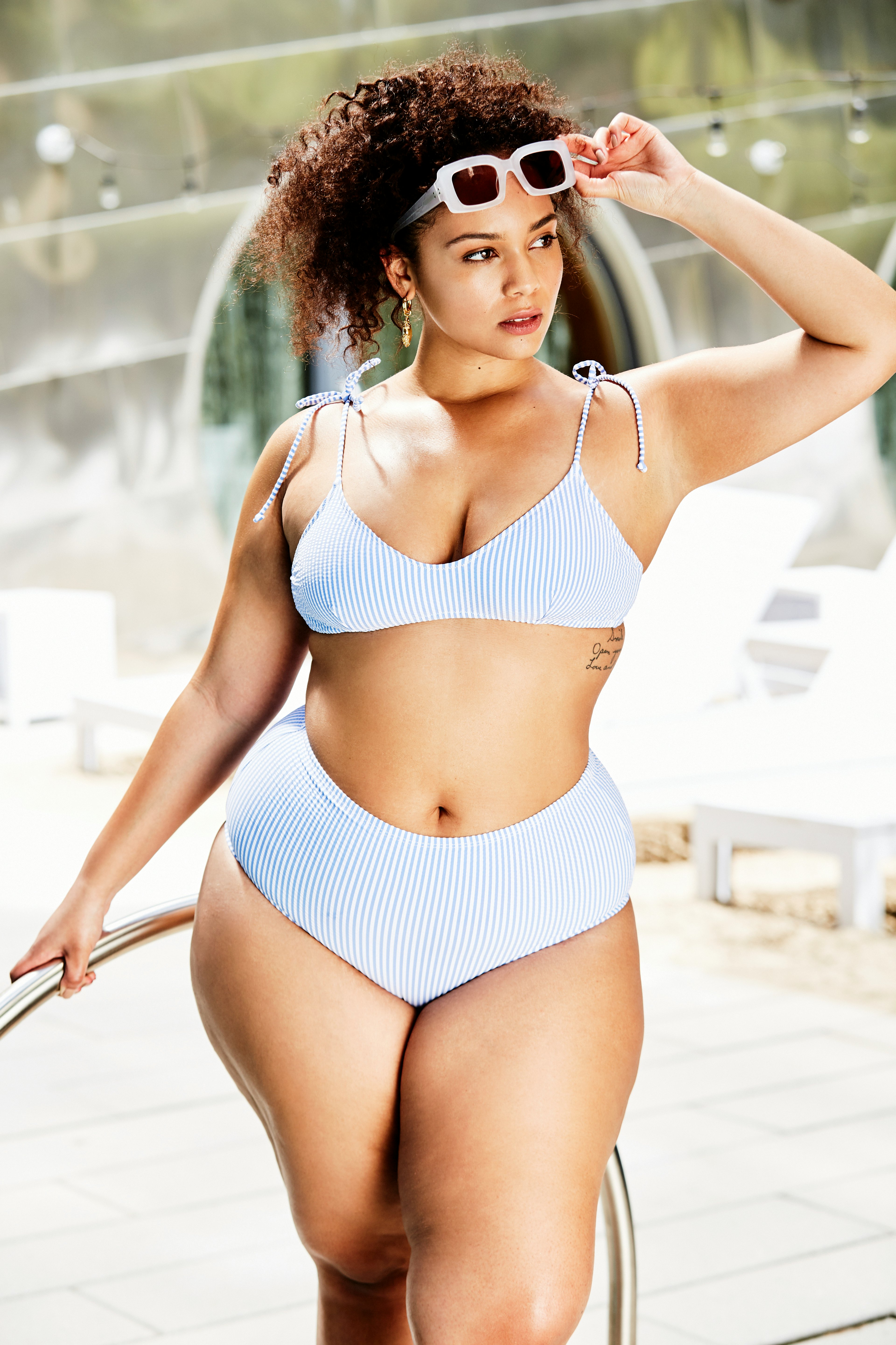 These Are The Best Swimsuits For Small Boobs — And No, They're Not All Push  Up