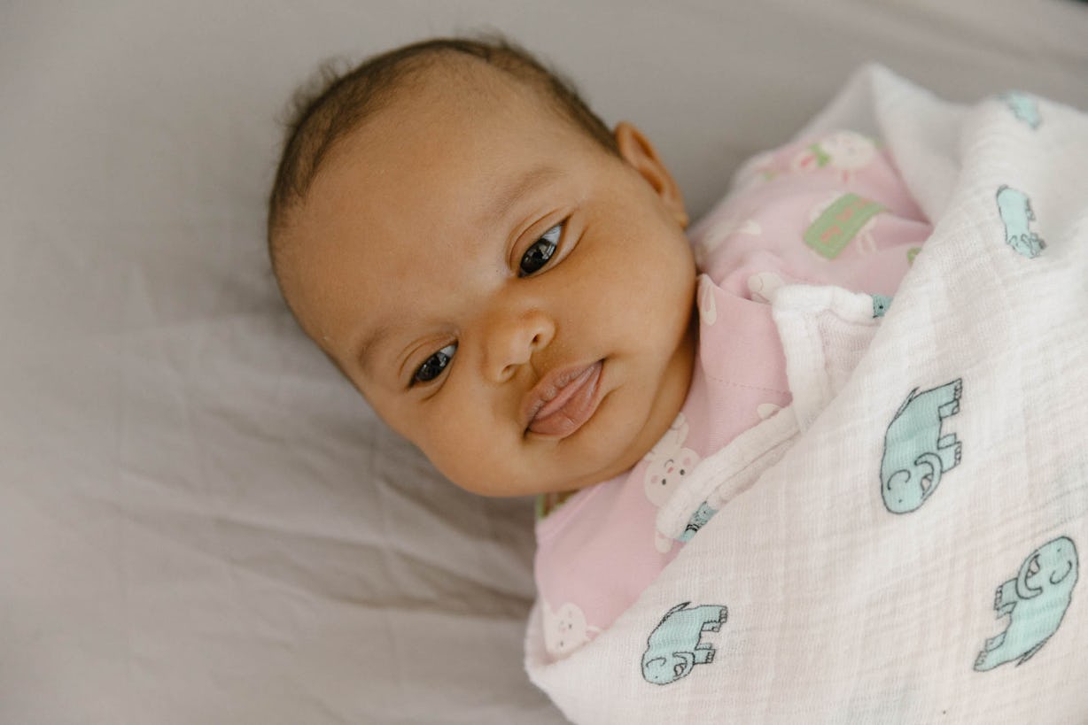How Many Swaddling Blankets Do I Need? Here's How Many To Put On Your