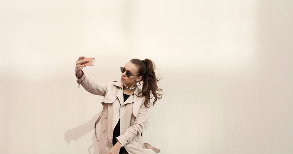 10 Easy Ways To Use Your Phone Less If You're Guilty Of Checking It ...