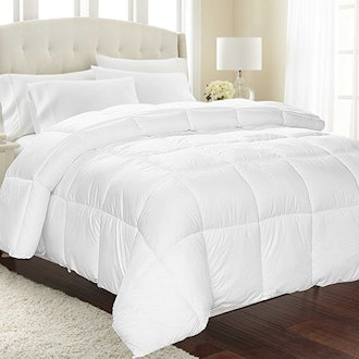 Equinox International, White Alternative Goose Down Comforter