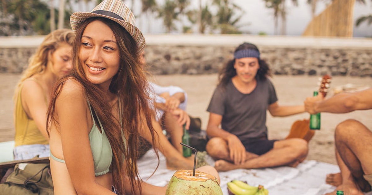 7 Struggles Of Going To The Beach With People Who Aren T On The Same Wavelength