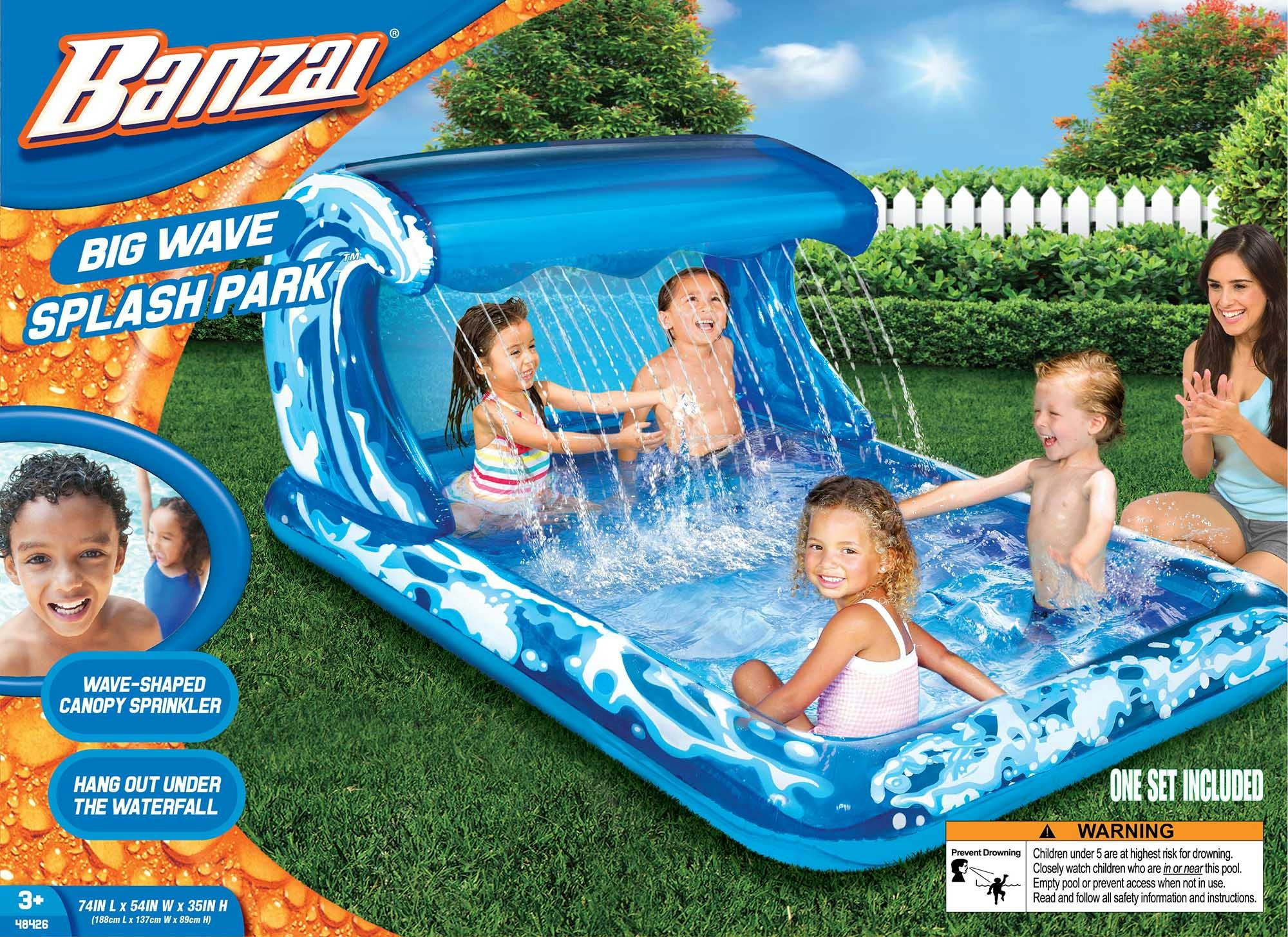 inflatable pool with sprinkler