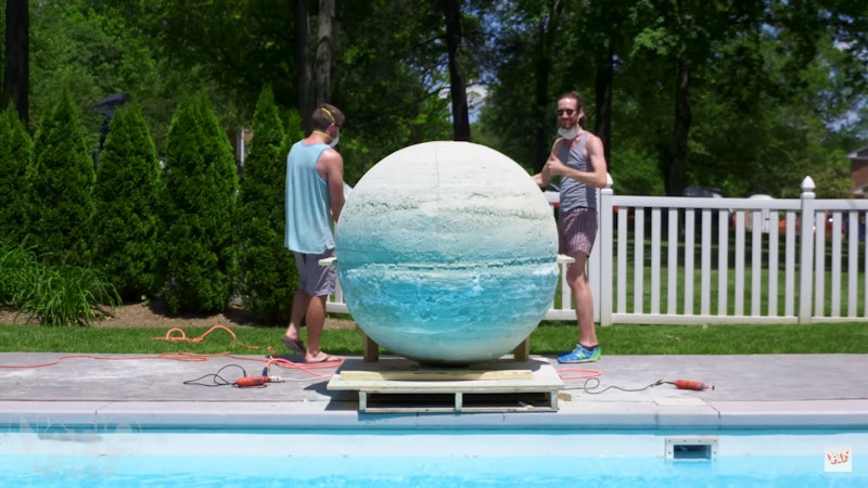 The World's Biggest Bath Bomb Was 2,000 Pounds — And It Turned A Pool Into  A Fizzy Spa