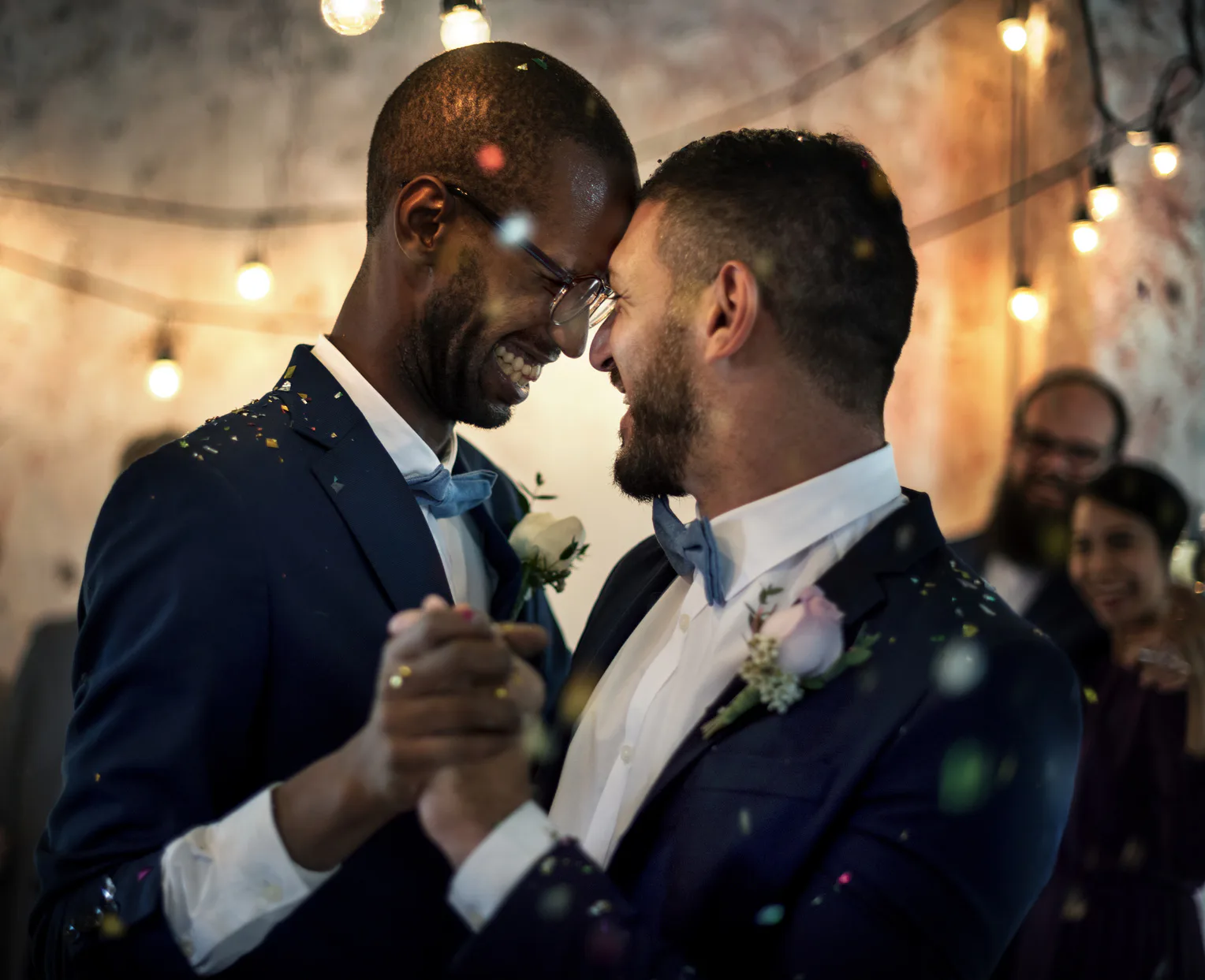7 Ways The Male Heart & Body React To Falling In Love, According To A