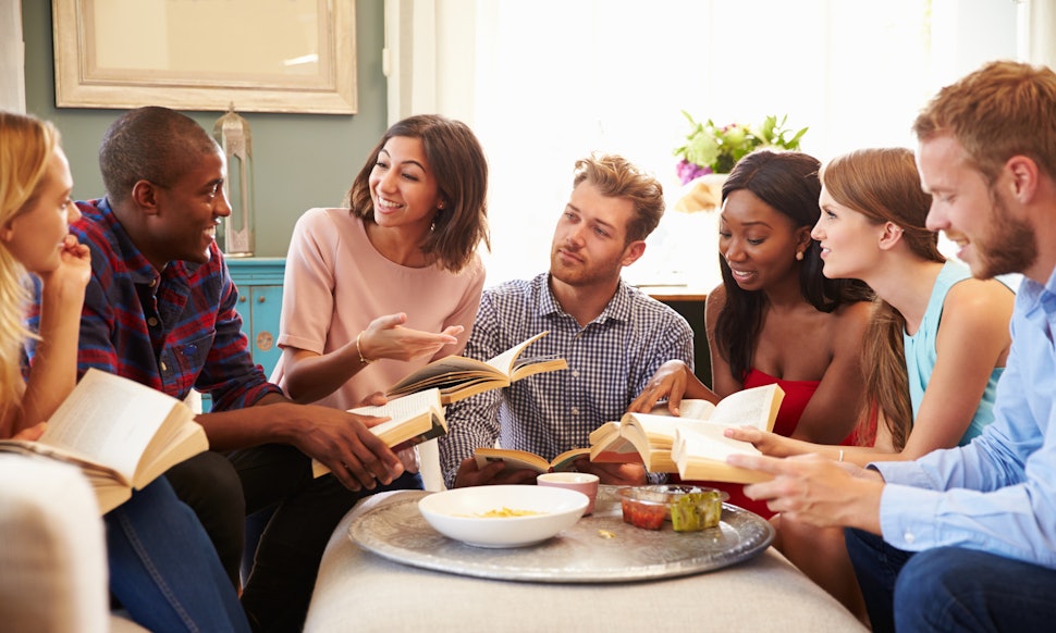 12 Tips For Hosting A Successful Book Club Meeting When No One Read The Book by Melissa Ragsdale for Bustle 12 Tips For Hosting A Successful Book Club Meeting When No One Read The Book by Melissa Ragsdale for Bustle