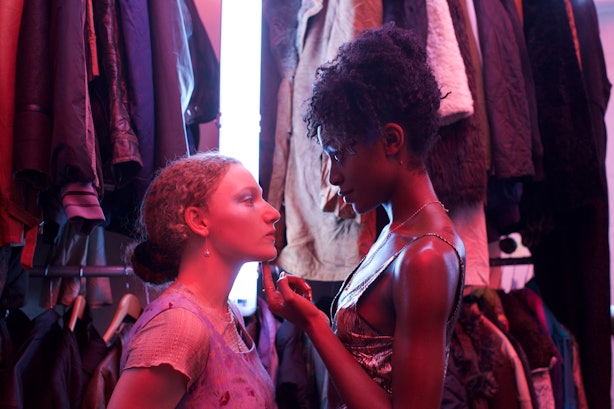 Сначала поцелуй меня