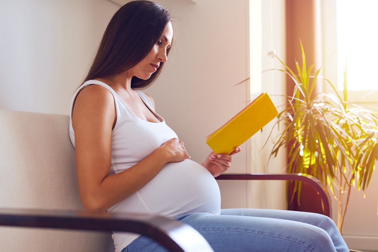 16 Things Every Pregnant Woman Is Thinking In Her Ob Gyns Waiting Room 