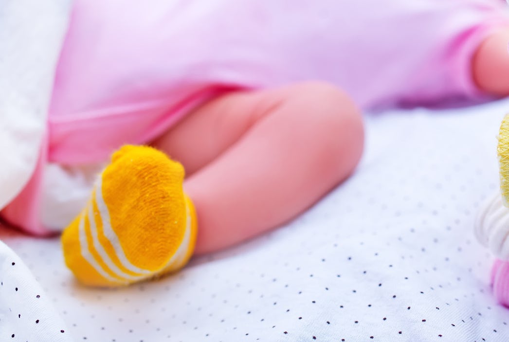 5 Smelly Baby Feet Remedies, Because There's Nothing Cute About That Odor