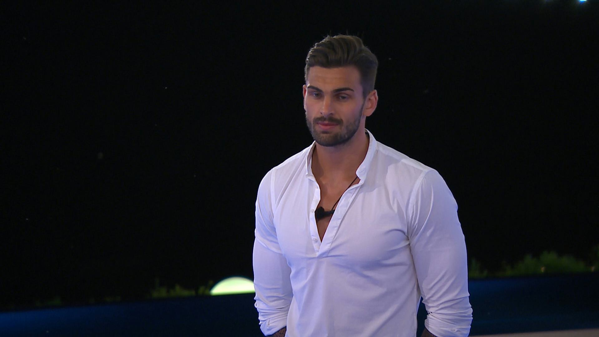 'Love Island' Contestants’ Instagram & Twitter Handles Because Lurking