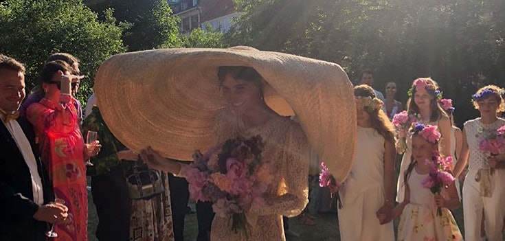 huge wedding hat