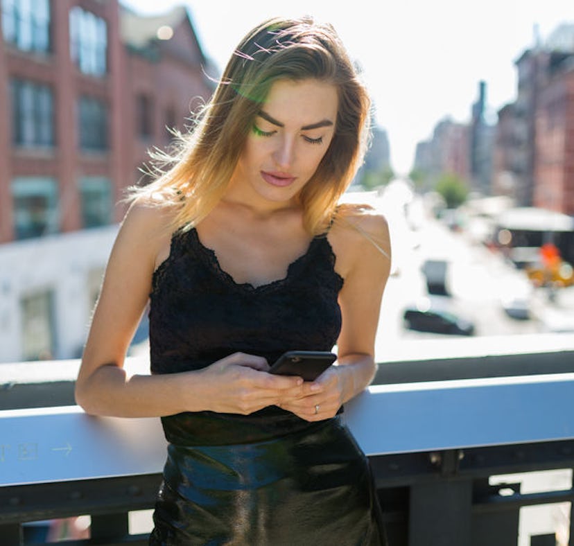 A crush who isn't into you will resort to dry texting.