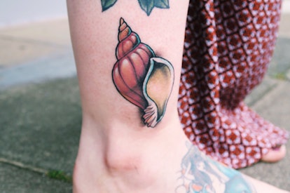 7 Small Shell Tattoo Ideas, So Your Love For The Beach Never Fades