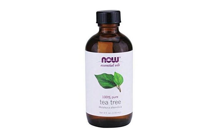 The 3 Best Hair Oils For Dandruff