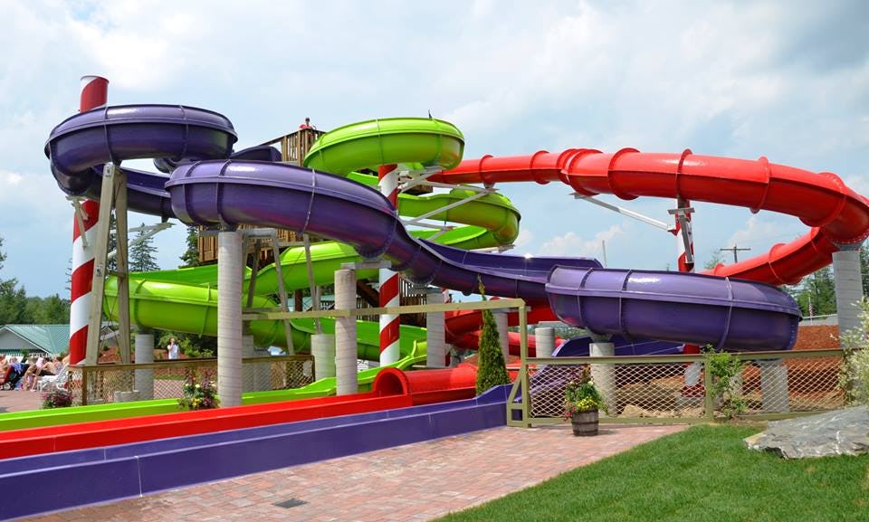 This ChristmasThemed Water Park Called "Santa's Village" Is A