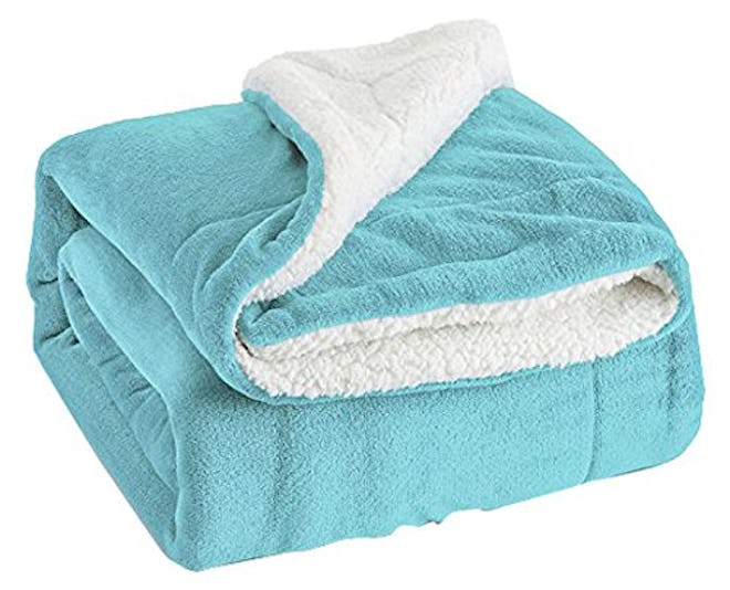 Bedsure Sherpa Throw Blanket