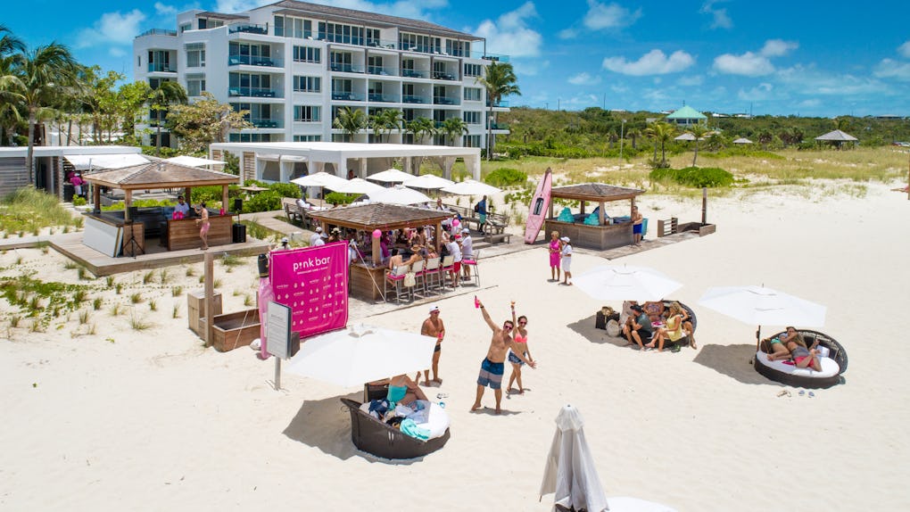 This Turks Caicos Resort S Rose Bar Is A Beachside Oasis