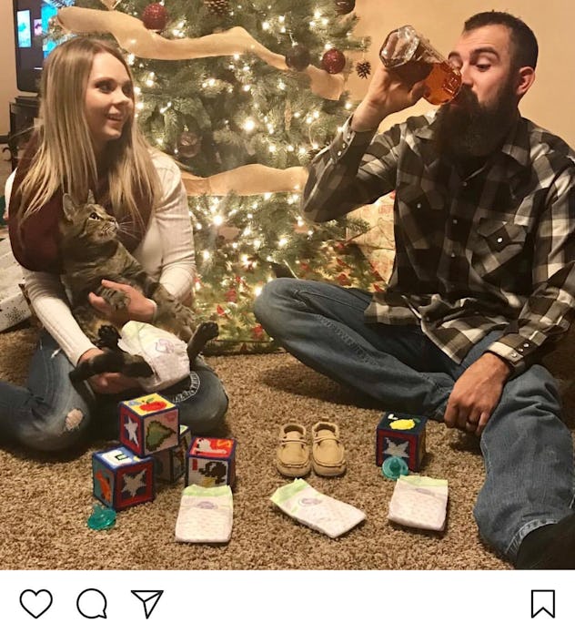 8 Cat Themed Pregnancy Announcement Ideas That Are Cute & Hilarious