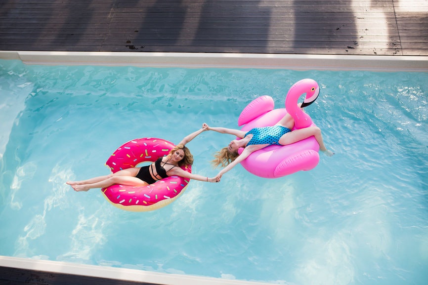 How To Take A Cute Instagram With A Pool Float Because Seriously How Do People Do It