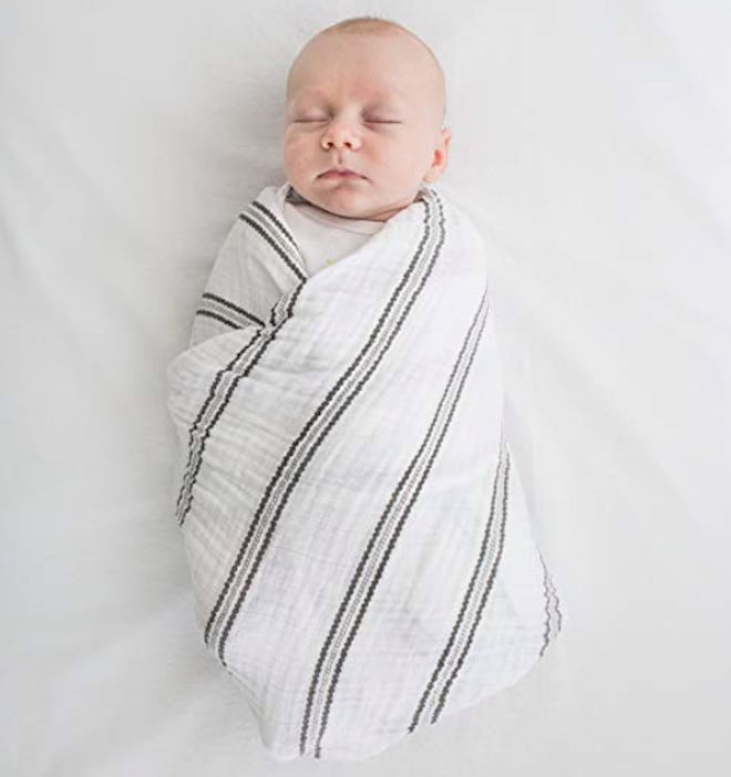 Amazing Baby Set Of 3 Muslin Swaddling Blankets —30% Off