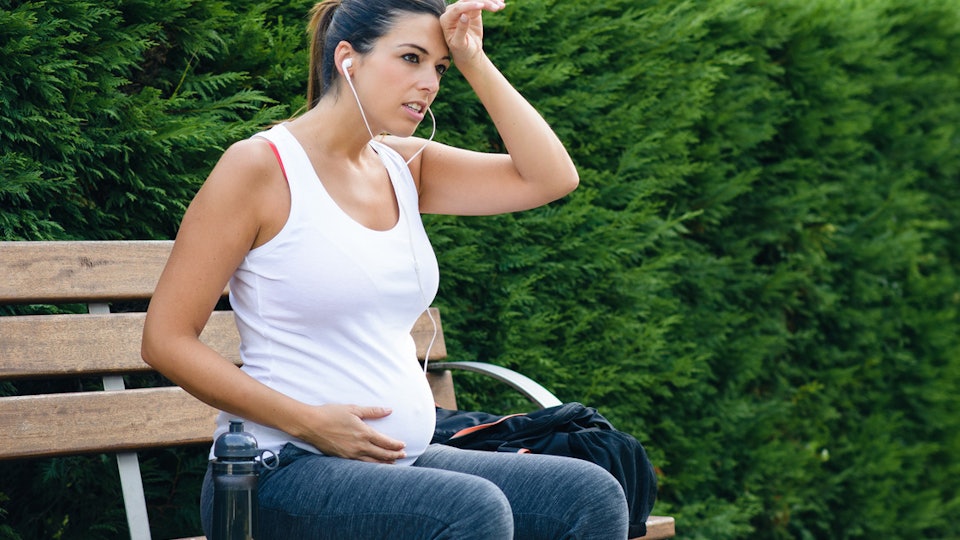 13 Hilarious Memes About Being Pregnant In The Summer Because