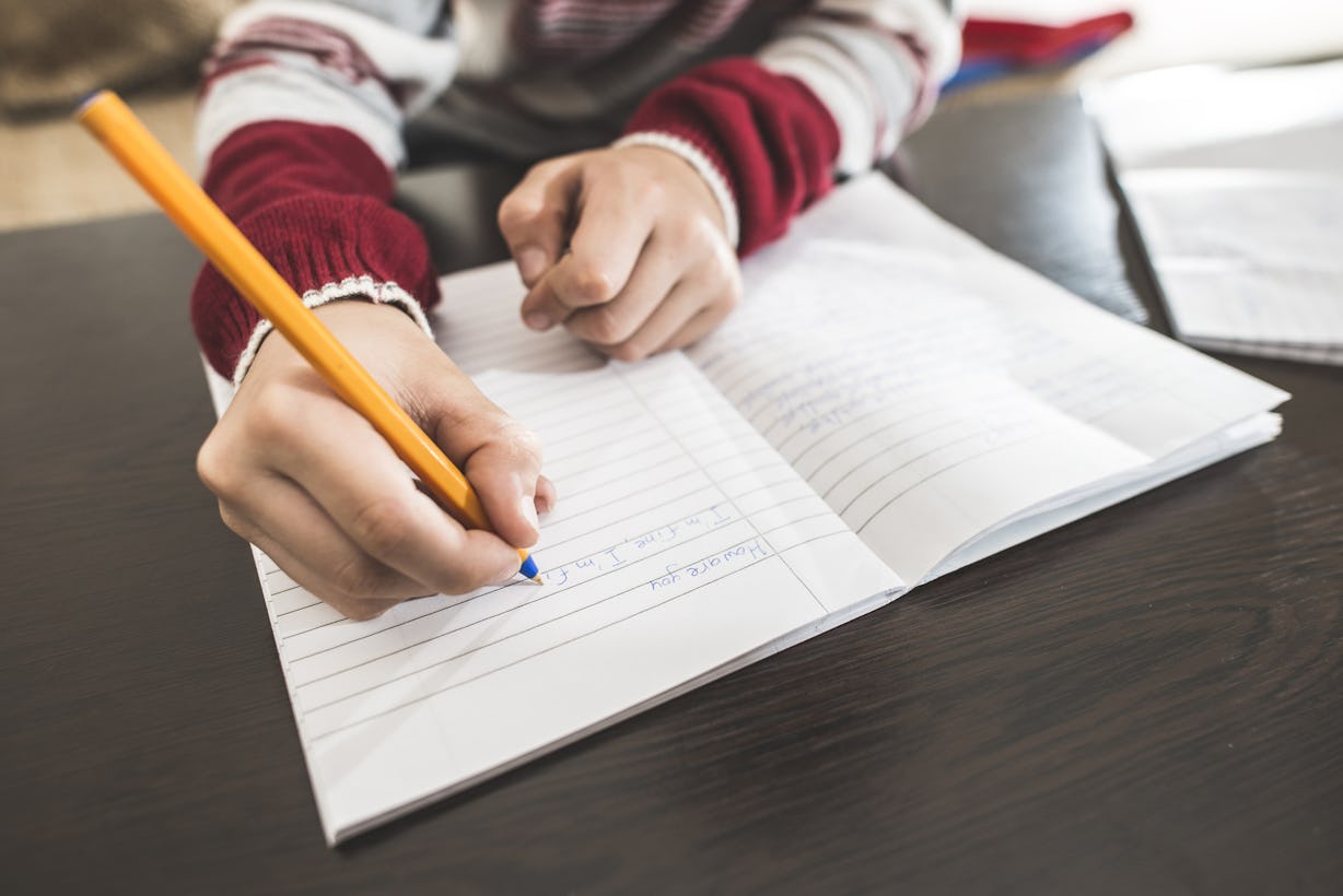 4 Pen Pal Programs For Immigrants In Detention You & Your Kids Can