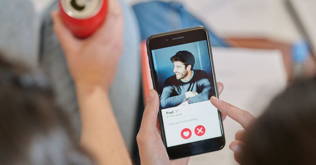 15 Clever Questions To Ask On A Dating App If You're Stumped