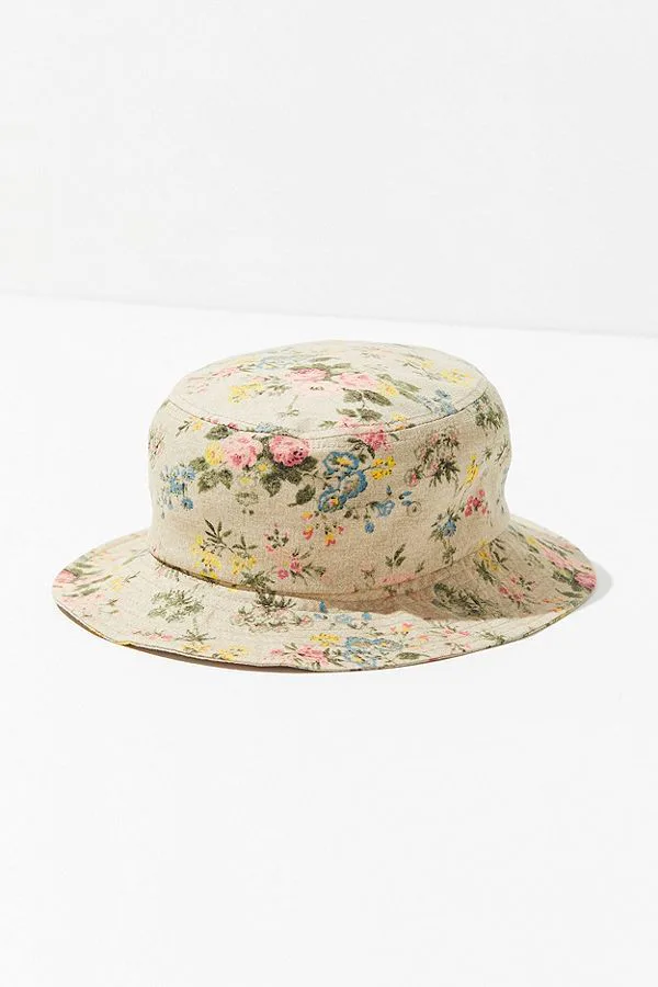The Laura Ashley x Urban Outfitters Collab Is So  display picture 3