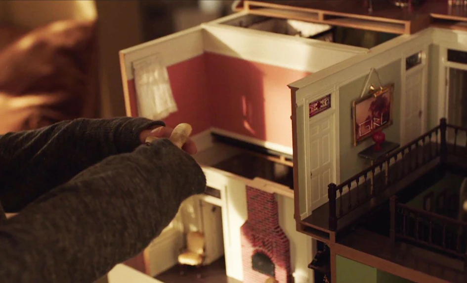 What's The Significance Of The Dollhouse On 'Sharp Objects'? Here's A ...