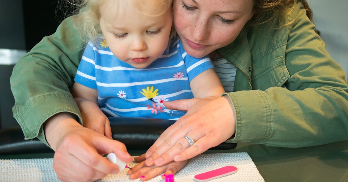 7 Non Toxic Nail Polish Brands Safe For Kids That Moms Can Rock Too