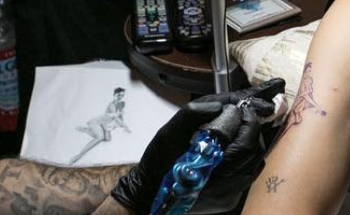 This Photo Of G Eazy S Tattoo That Looks Like Halsey Has Fans Hoping They Re Back Together This Photo Of G Eazy S Tattoo That Looks Like Halsey Has Fans Hoping They Re Back Together
