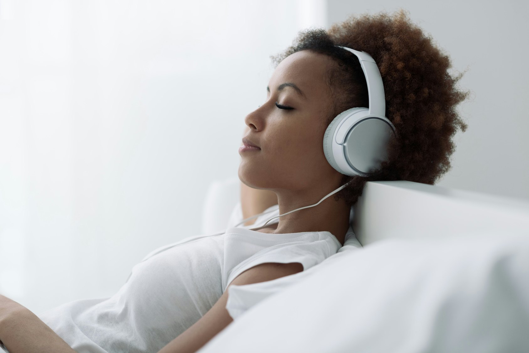 13 Playlists To Help You Sleep That Actually Work