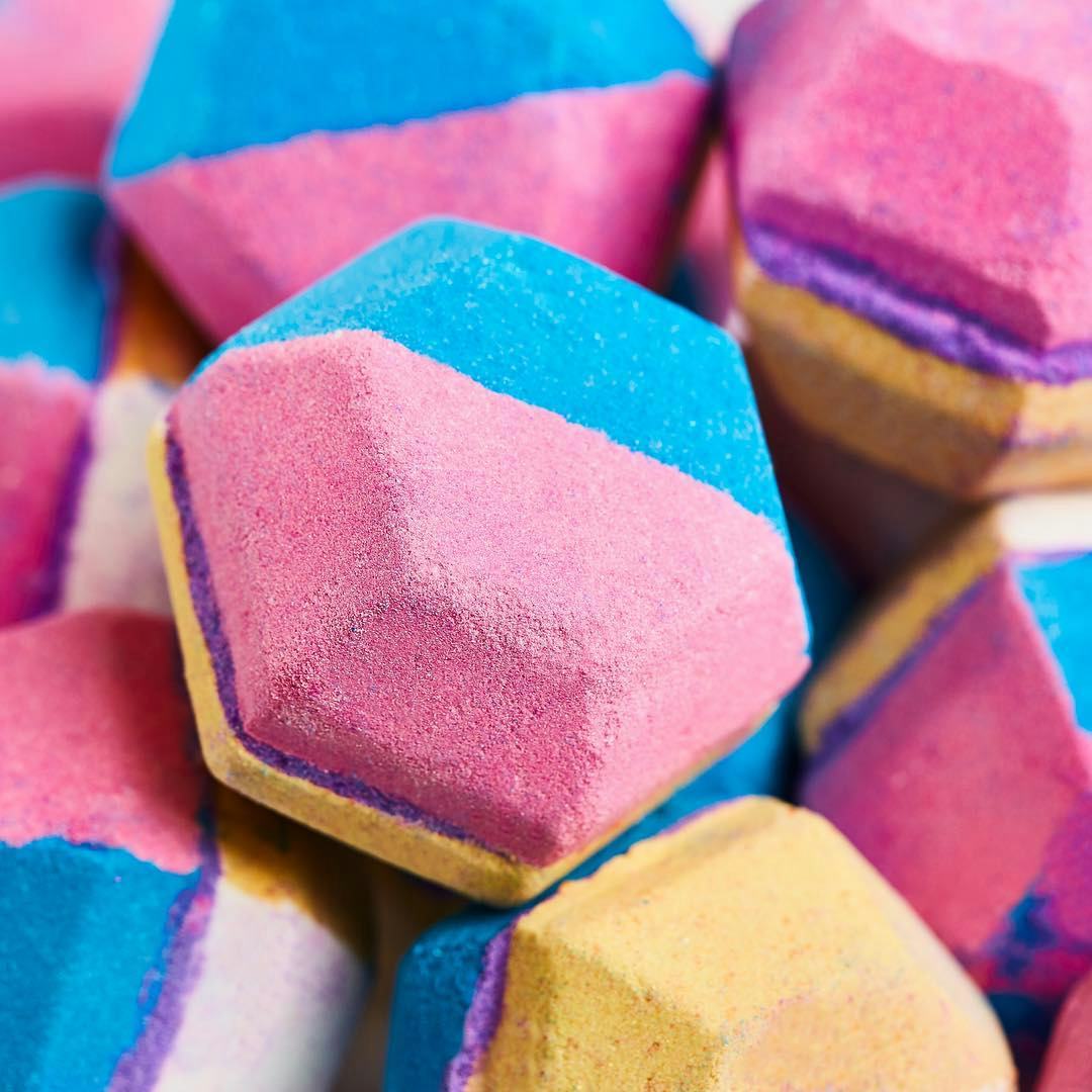 Lush's Zodiac Sign Bath Bombs Are Perfect For Relaxing During Mercury Retrograde