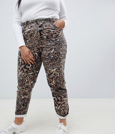 ASOS DESIGN Curve Ritson Rigid Mom Jeans In Abstract Leopard Print