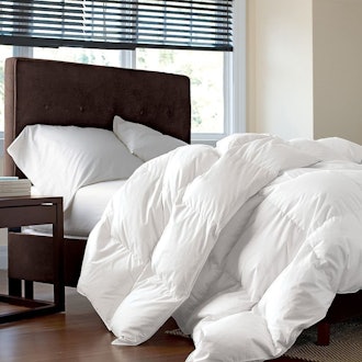 Egyptian Bedding Luxury Goose Down Comforter 