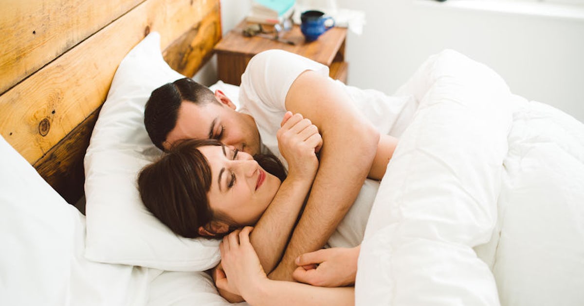 5 Best Things About Waking Up Next To Your Partner So Snuggle Up And Sleep In 5 Best Things About Waking Up Next To Your Partner So Snuggle Up And Sleep In