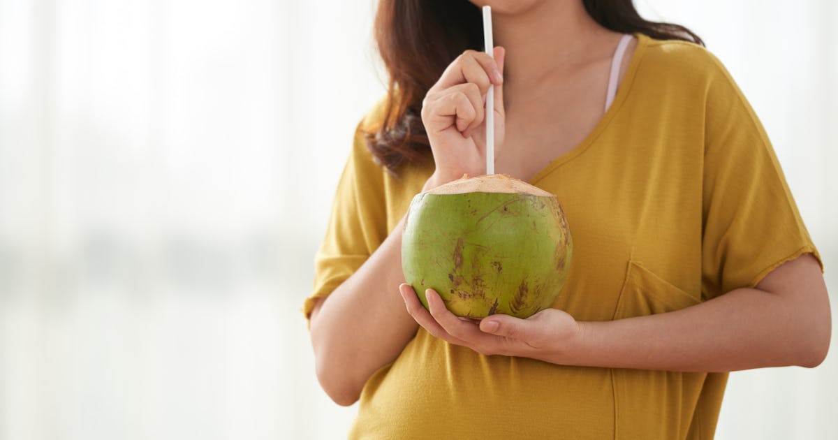 Bầu Uống Nước Dừa Được Không? Bầu Uống Nước Dừa Được Không?