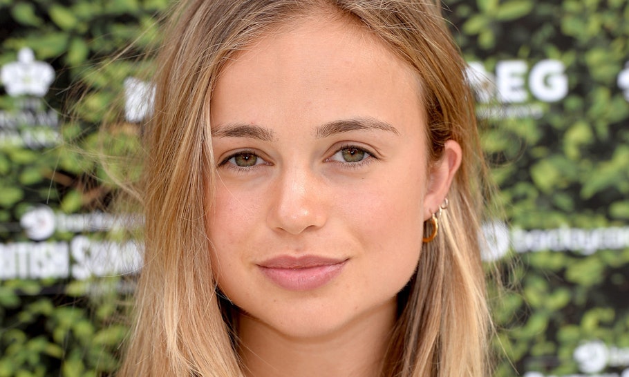 Prince William And Harrys Cousin Lady Amelia Windsor Is Sharing Her