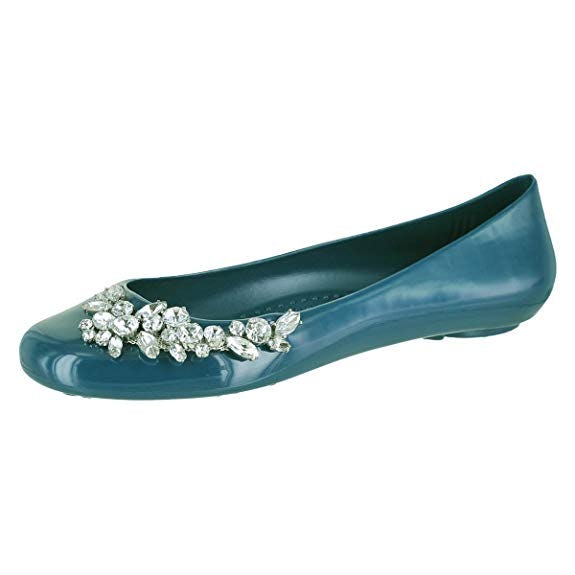 16 Stylish Waterproof Shoes For Wearing YearRound