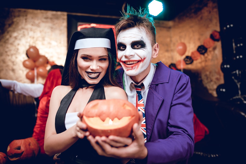 10 Halloween 2018 Party Games For Adults That Are Way More Fun Than