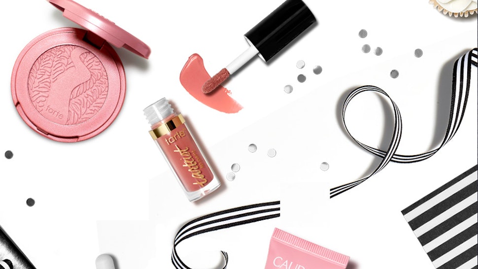 11 Fashion Beauty Stores That Give Free Stuff For Your