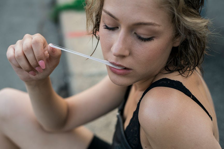 Does Chewing Gum Cause Wrinkles? It Actually Does Have Some Pretty