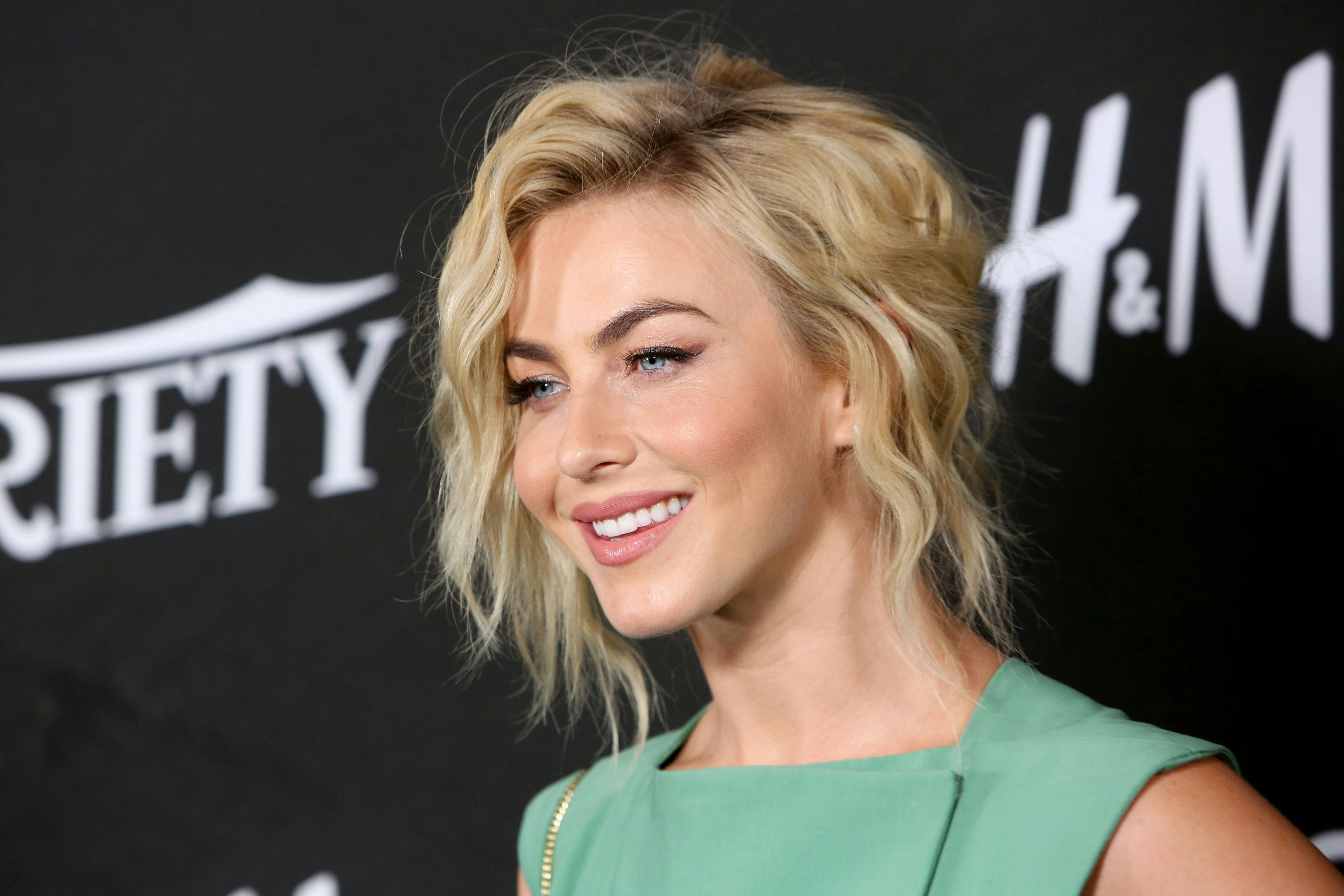 Julianne Hough S Blunt Bob Bangs Will Convince You To Get A